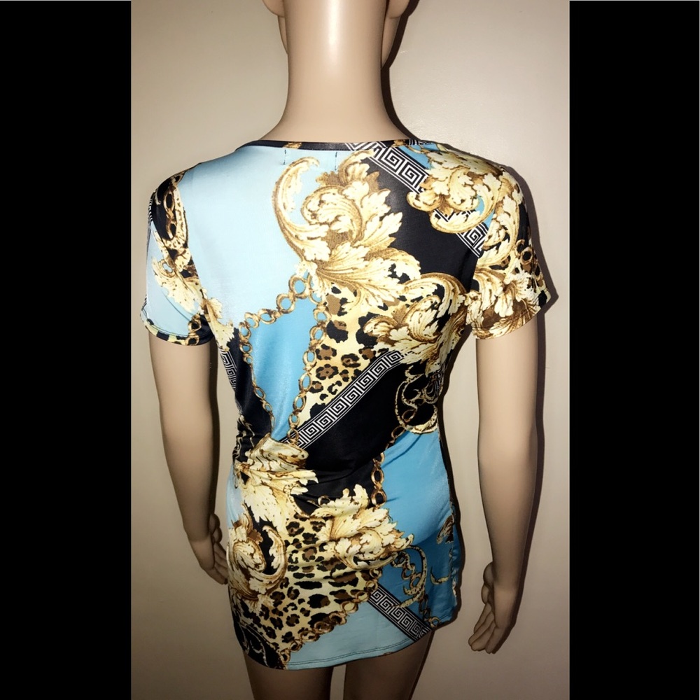 Carmen Marc Valvo blouse with print. - Picture 3 of 7